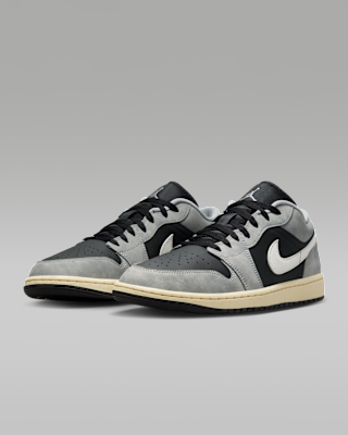 ◆送料込◆NIKE AIR JORDAN 1 LOW MEDIUM GREY◆正規品◆ Nike Air Jordan 1 Low Shoes 'Light Smoke Grey' (553558-030